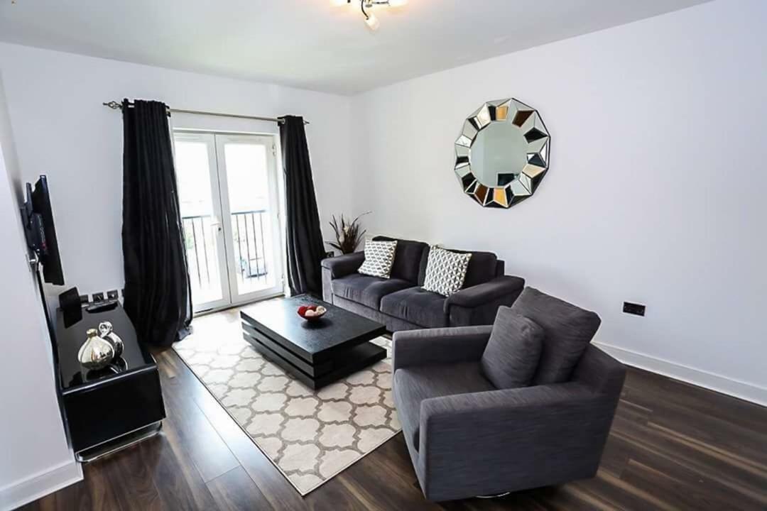 Modern 2 Bedroom Apartment ลอนดอน ภายนอก รูปภาพ